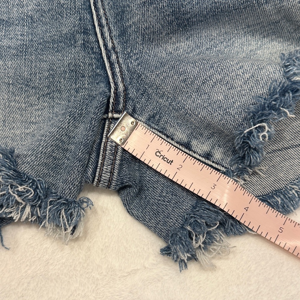 Judy Blue Light Wash Distressed Jean Shorts - Picture 3 of 7